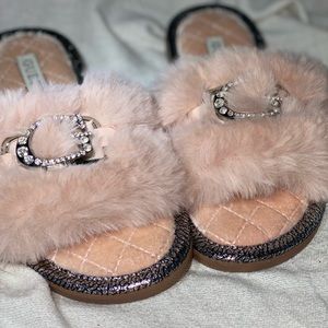 Guess sandals pink fuzzy sz 5